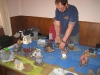 Georg bewegt alles seeeeehr konzentriert